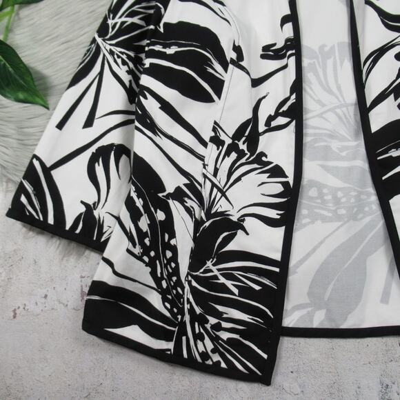 CHICO’S Leaf Print Open Front Lightweight Jacket White/Black Women's Size Medium - Picture 7 of 11